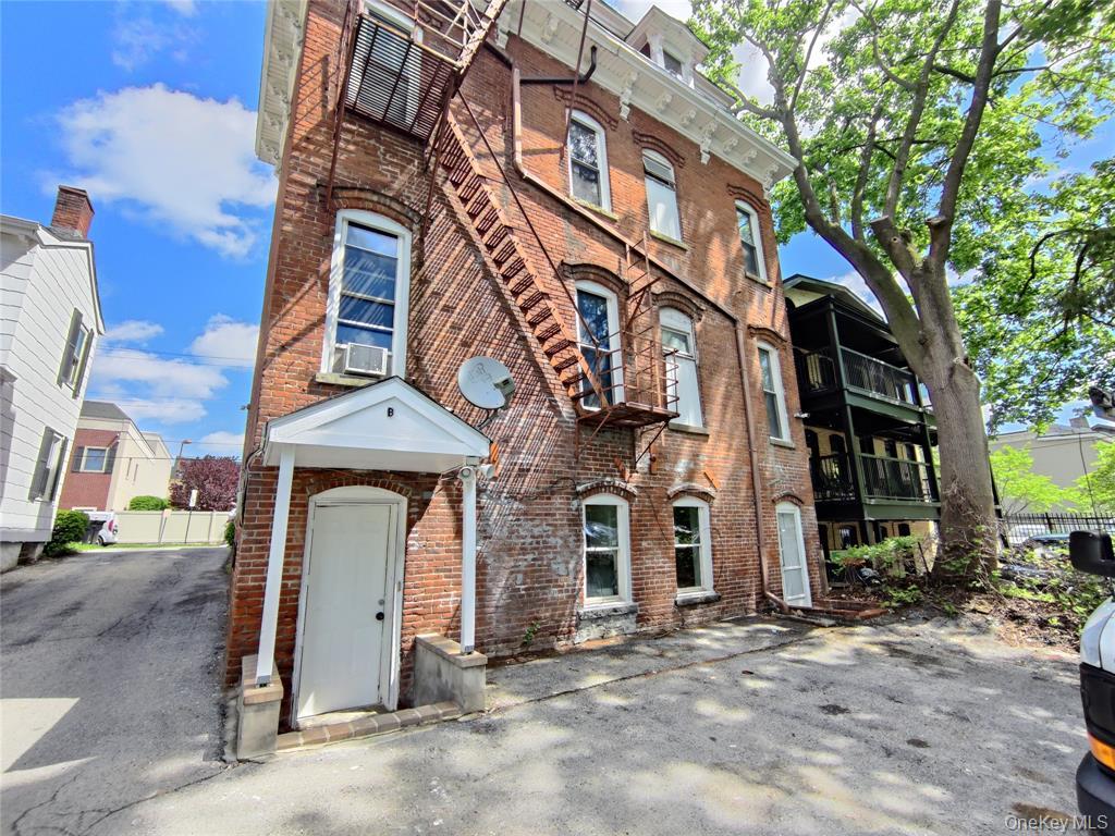 20 Noxon Street Unit: Unit B