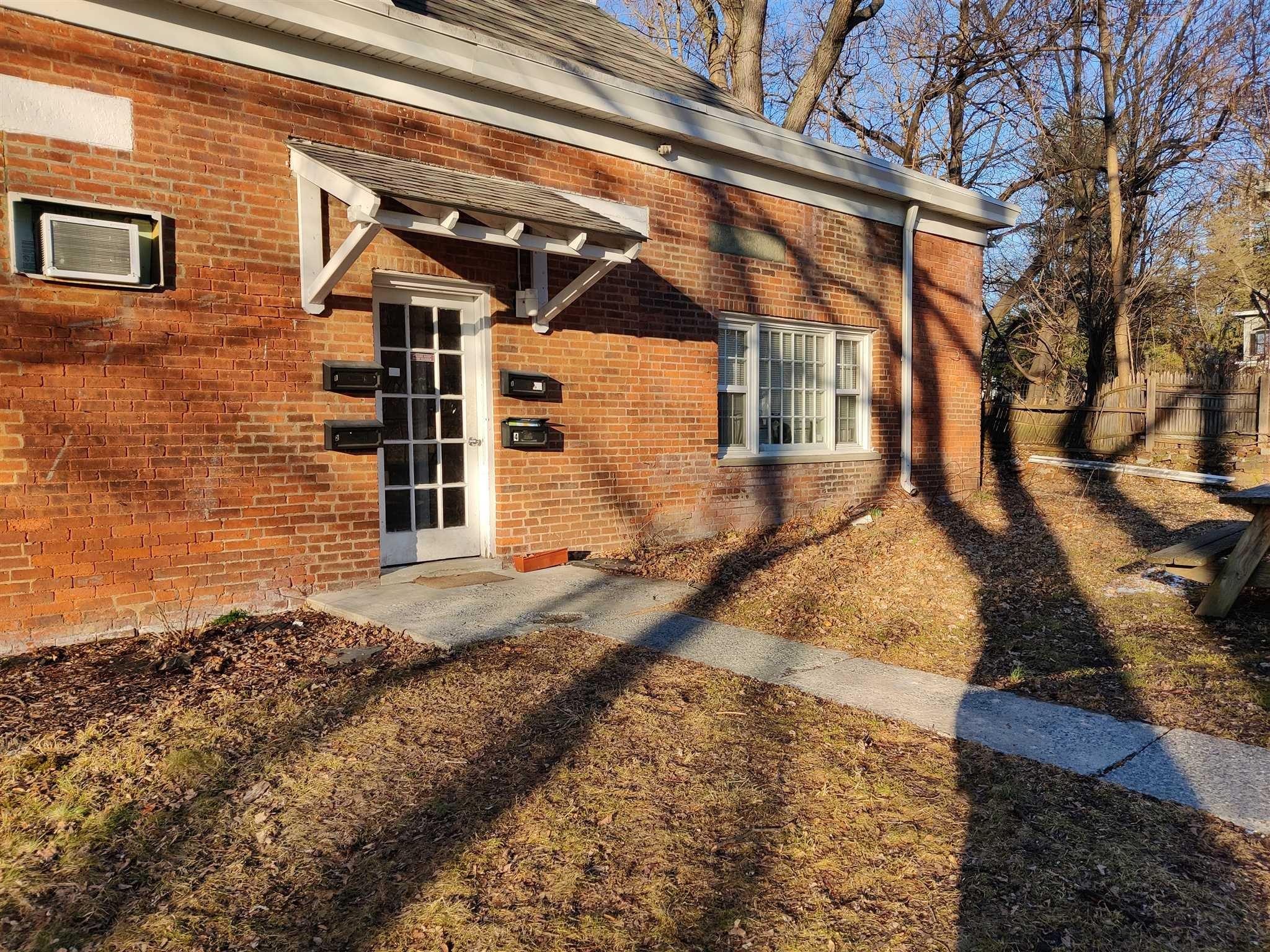 21 SOUTH Avenue Unit: 4