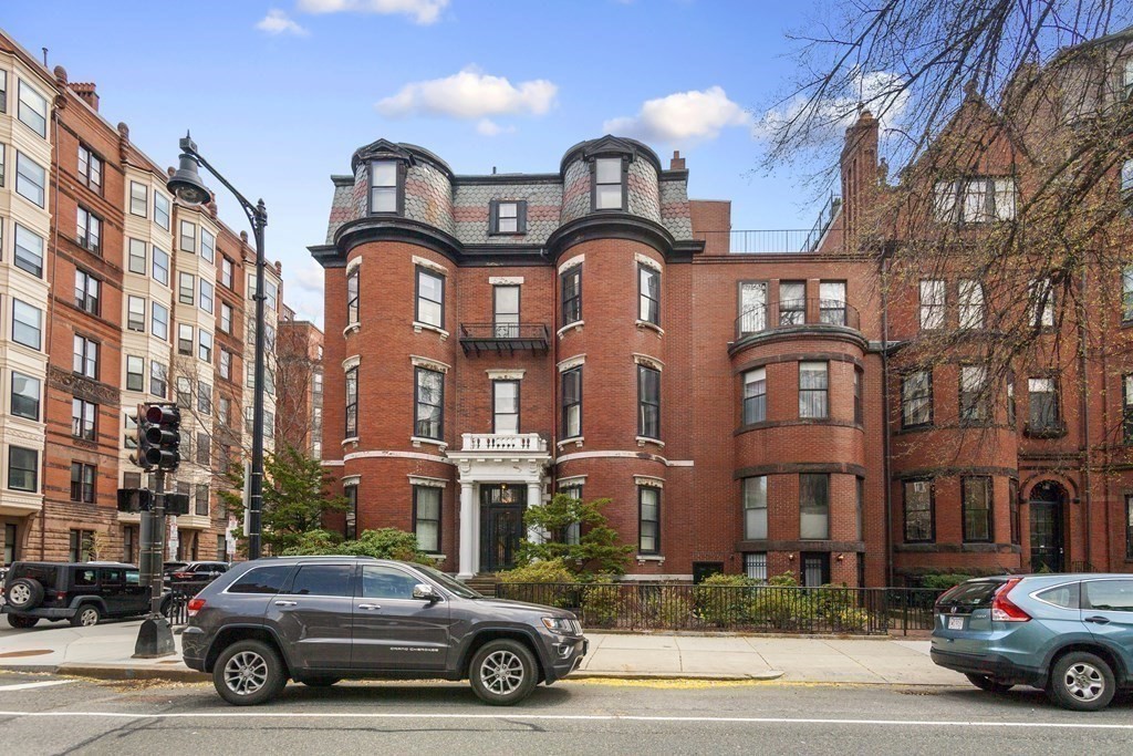 299 Beacon St