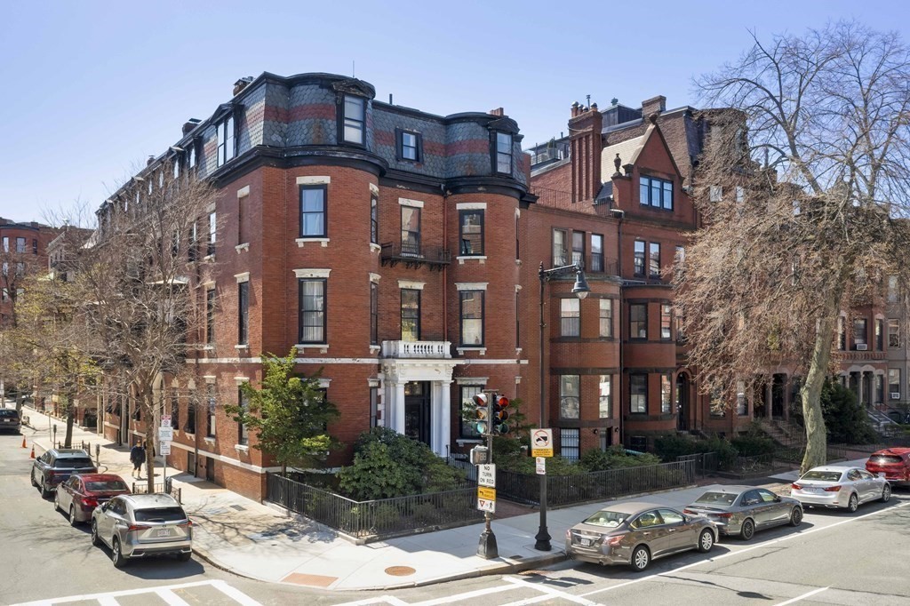299 Beacon St
