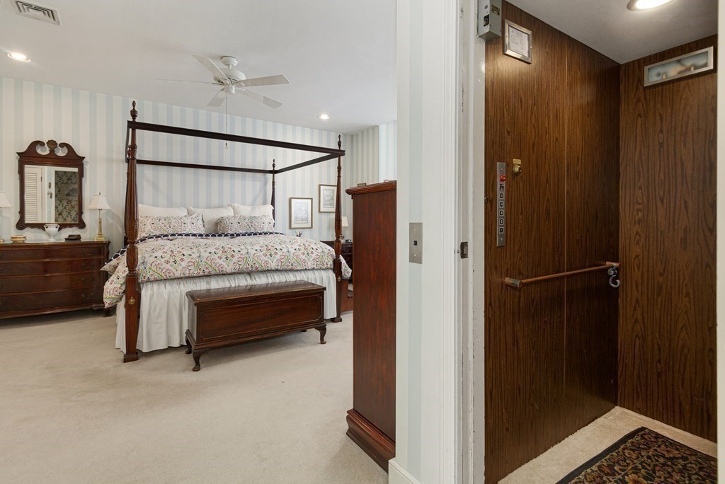 299 Beacon St