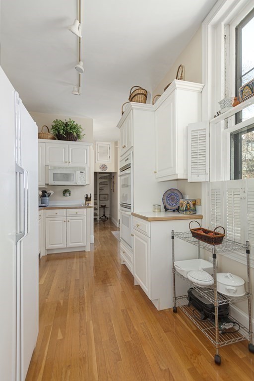 299 Beacon St