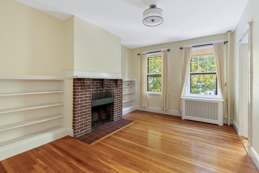 36 Linnaean Street # 4