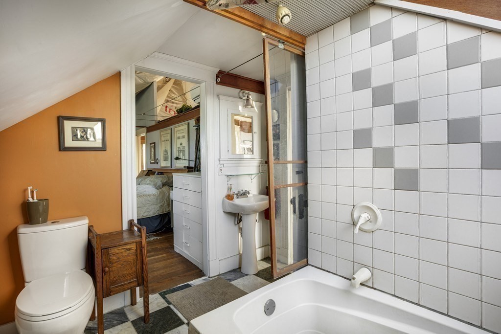 187 Winthrop Shore Dr Unit: 3
