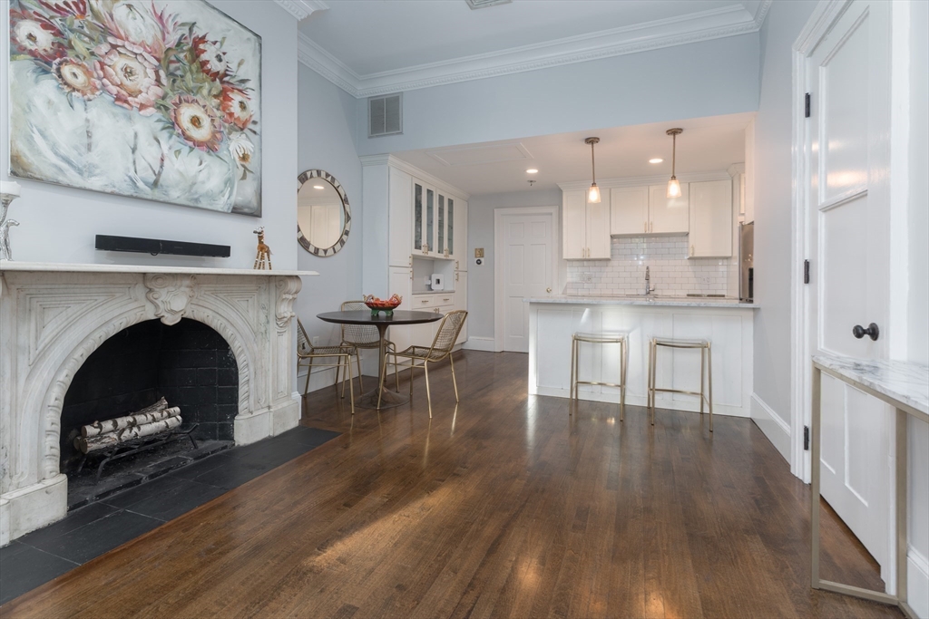 46 Rutland Sq # 2