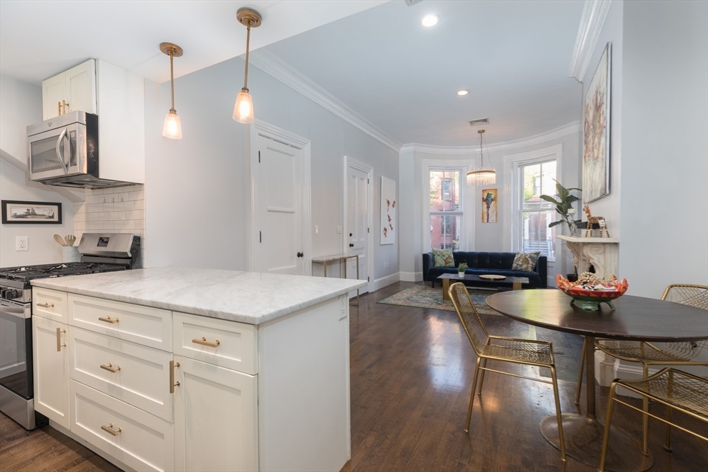 46 Rutland Sq # 2
