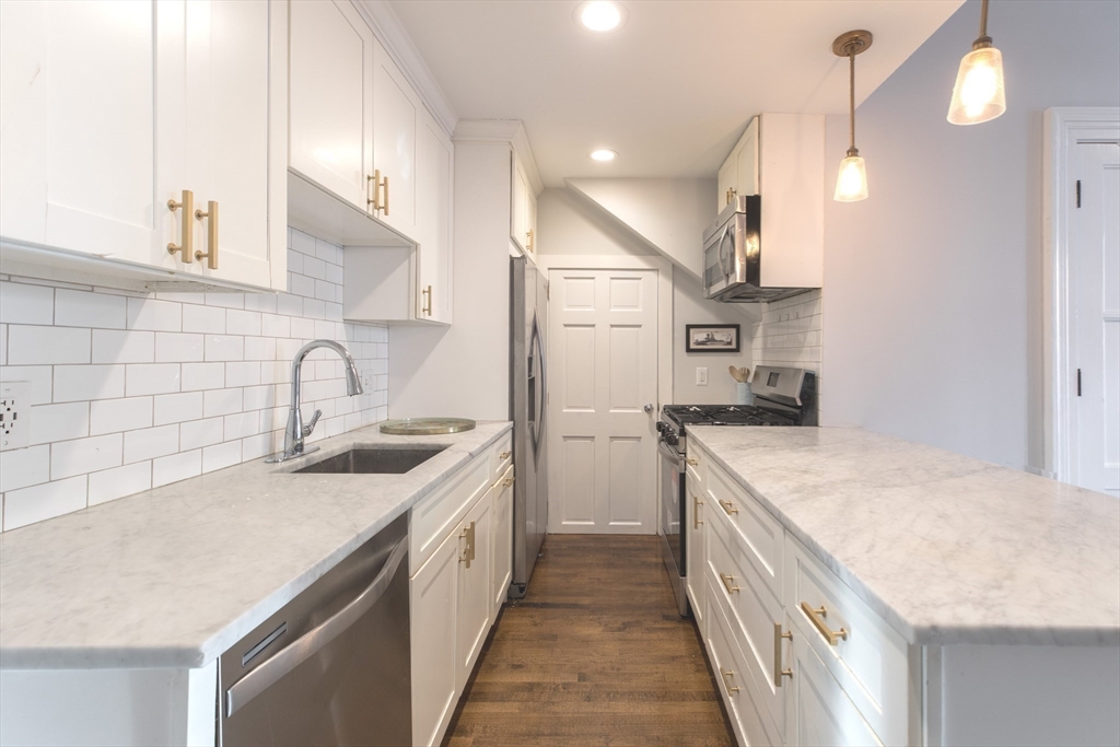 46 Rutland Sq # 2