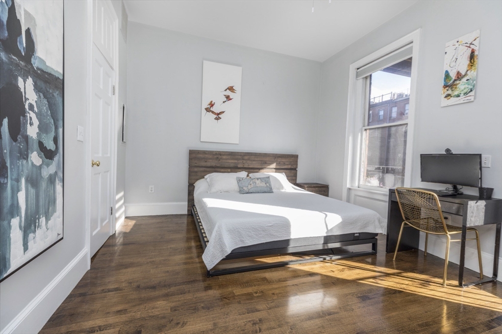 46 Rutland Sq # 2
