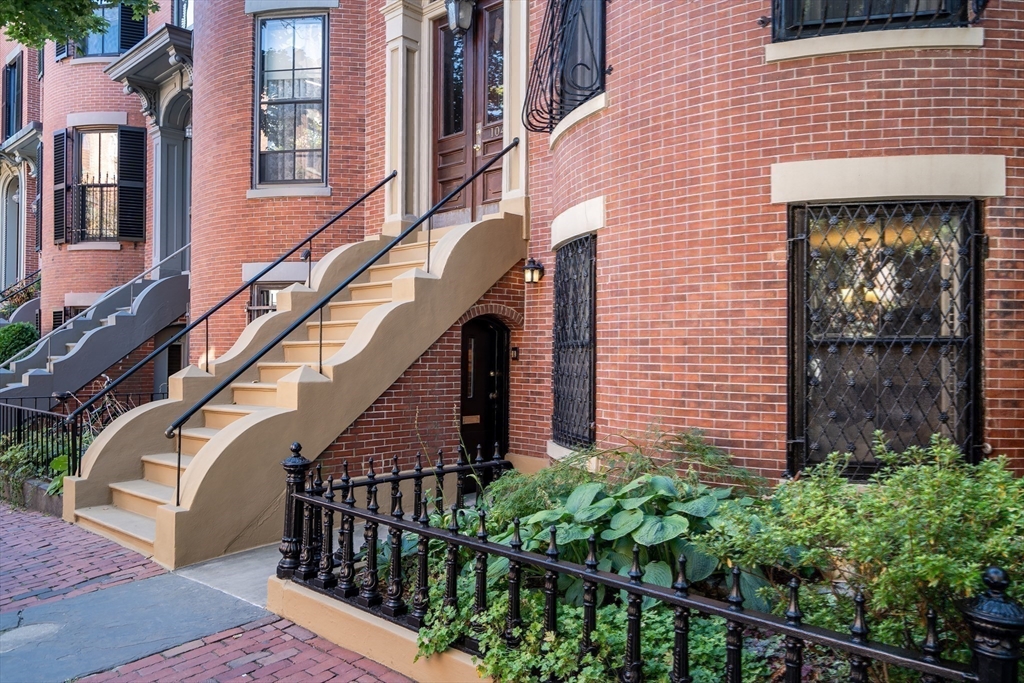 104 Pembroke St # 2