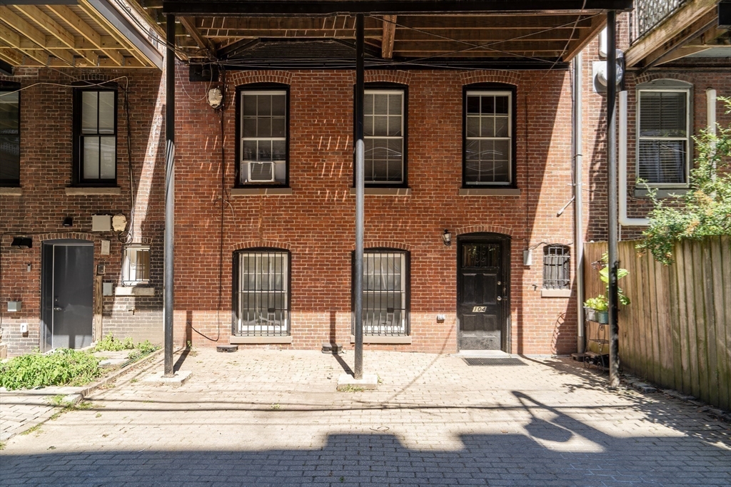 104 Pembroke St # 2