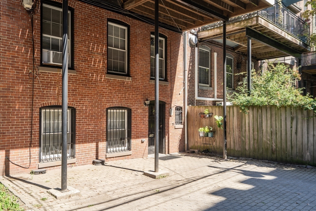 104 Pembroke St # 2
