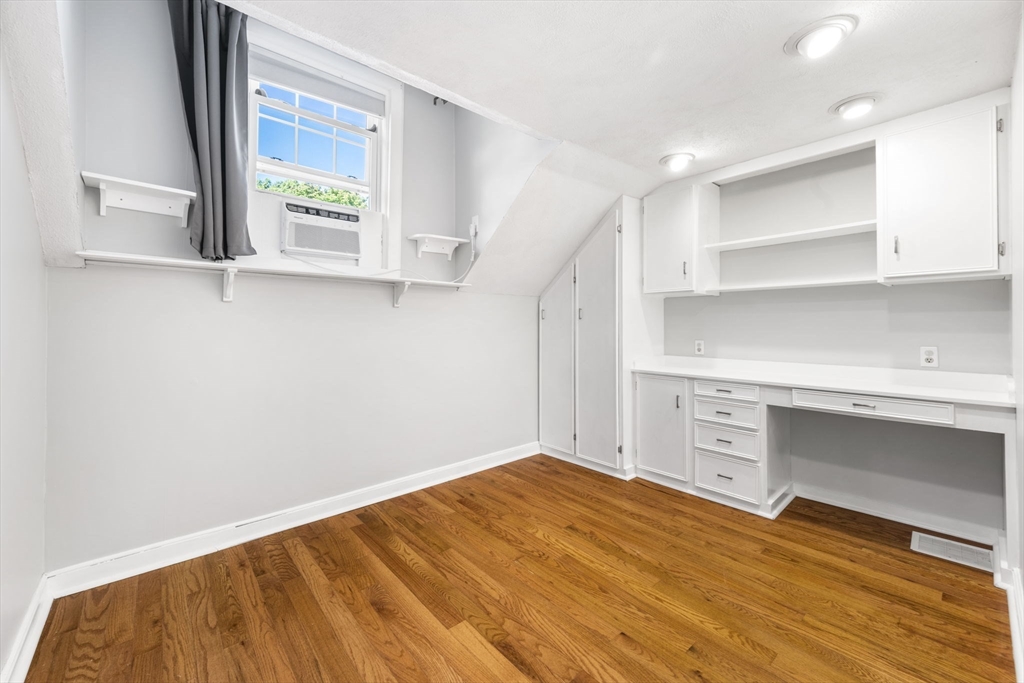 89 Sherwood Rd