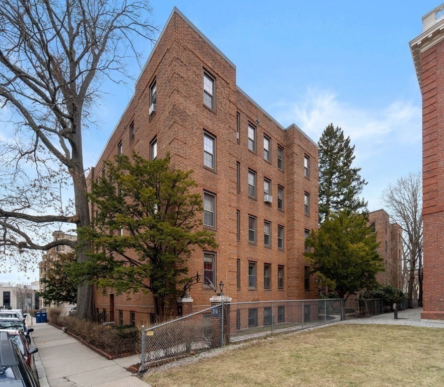 14 Ware St # 24