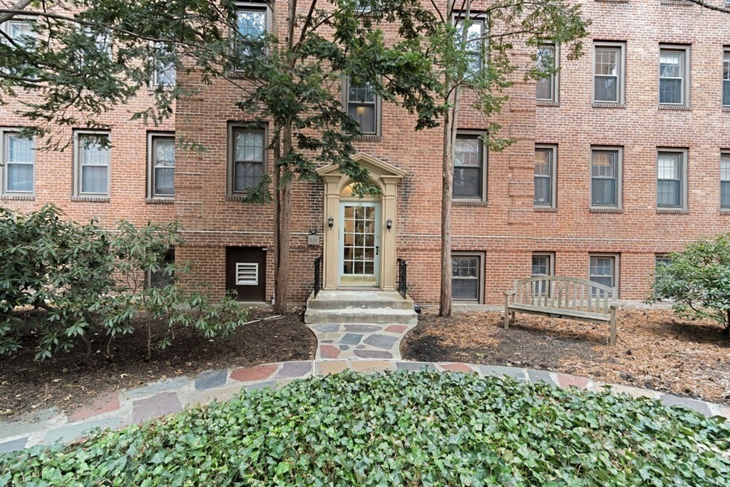 14 Ware St # 24