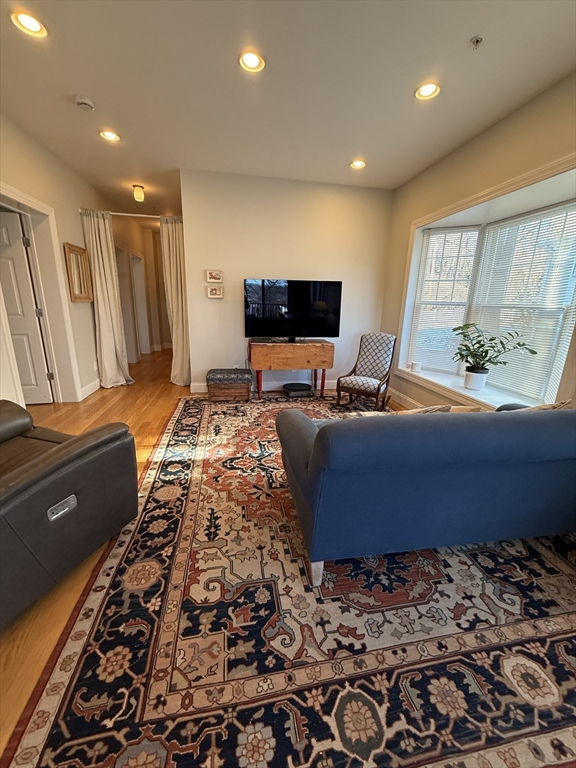 248 Chestnut Ave # 1