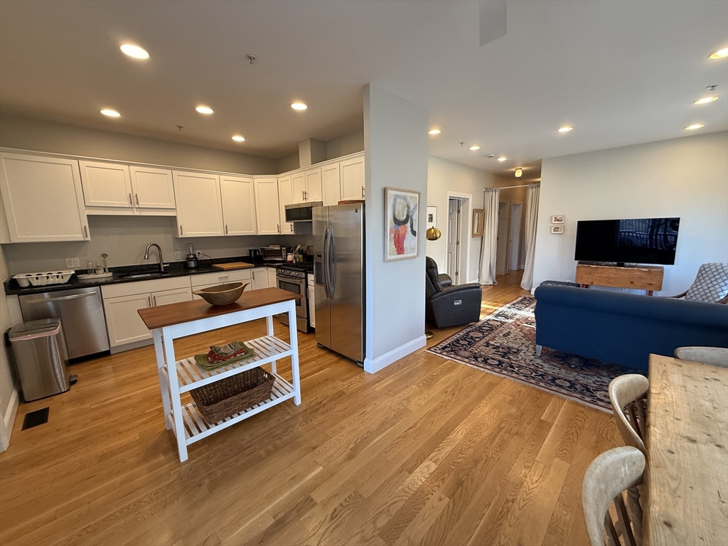 248 Chestnut Ave # 1