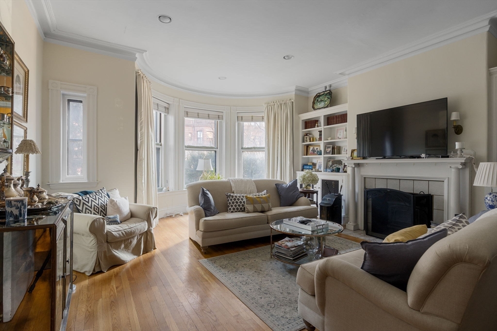 405 Marlborough St # 11