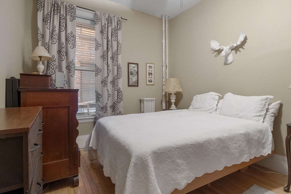 405 Marlborough St # 11