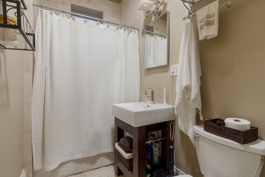 405 Marlborough St # 11