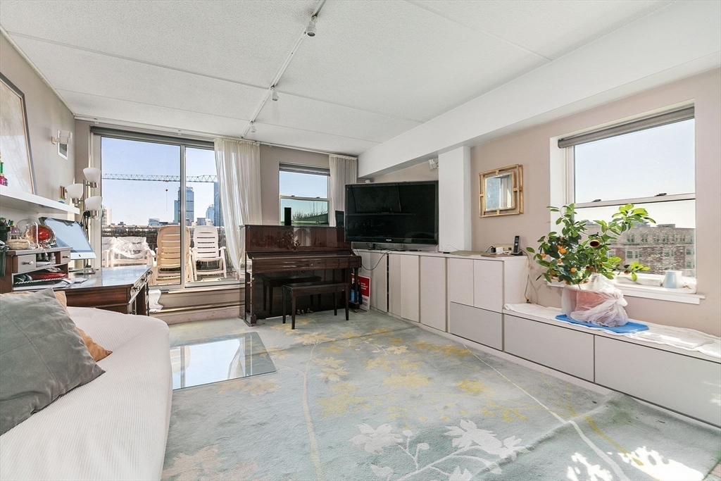 108 Peterborough St Unit: PHS