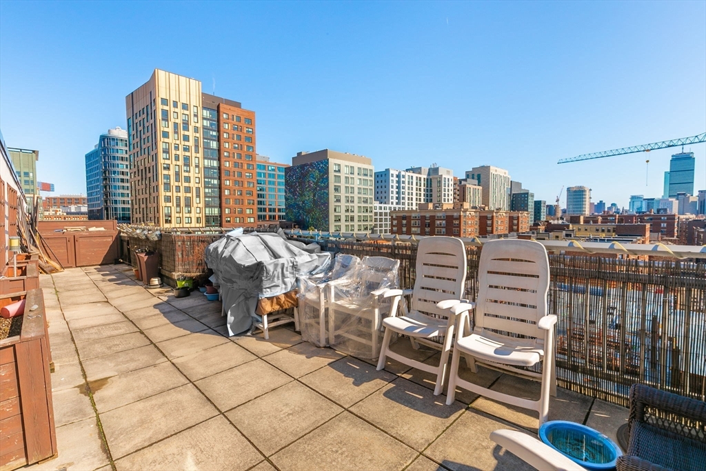 108 Peterborough St Unit: PHS