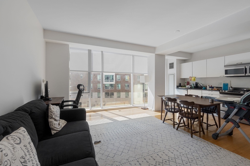 2 Earhart St # 420