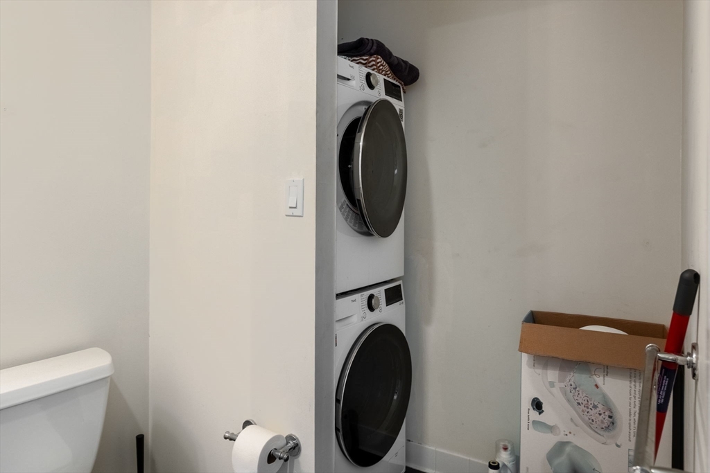 2 Earhart St # 420