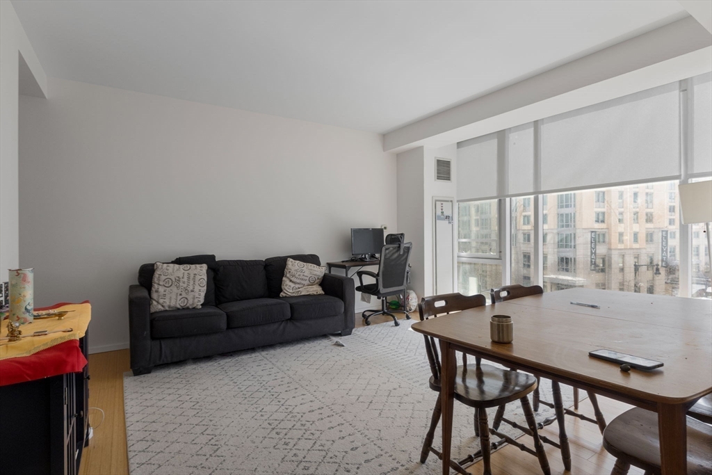 2 Earhart St # 420