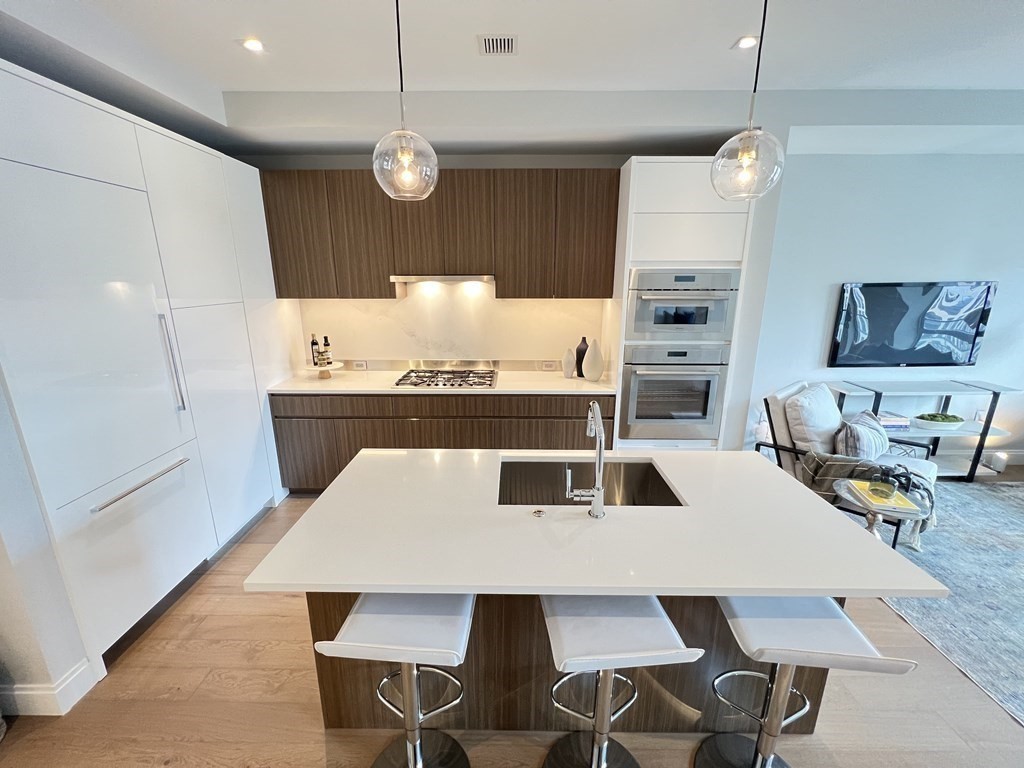 100 Shawmut Ave. # 812