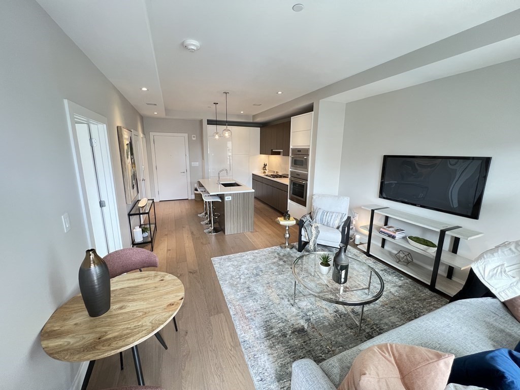 100 Shawmut Ave. # 812