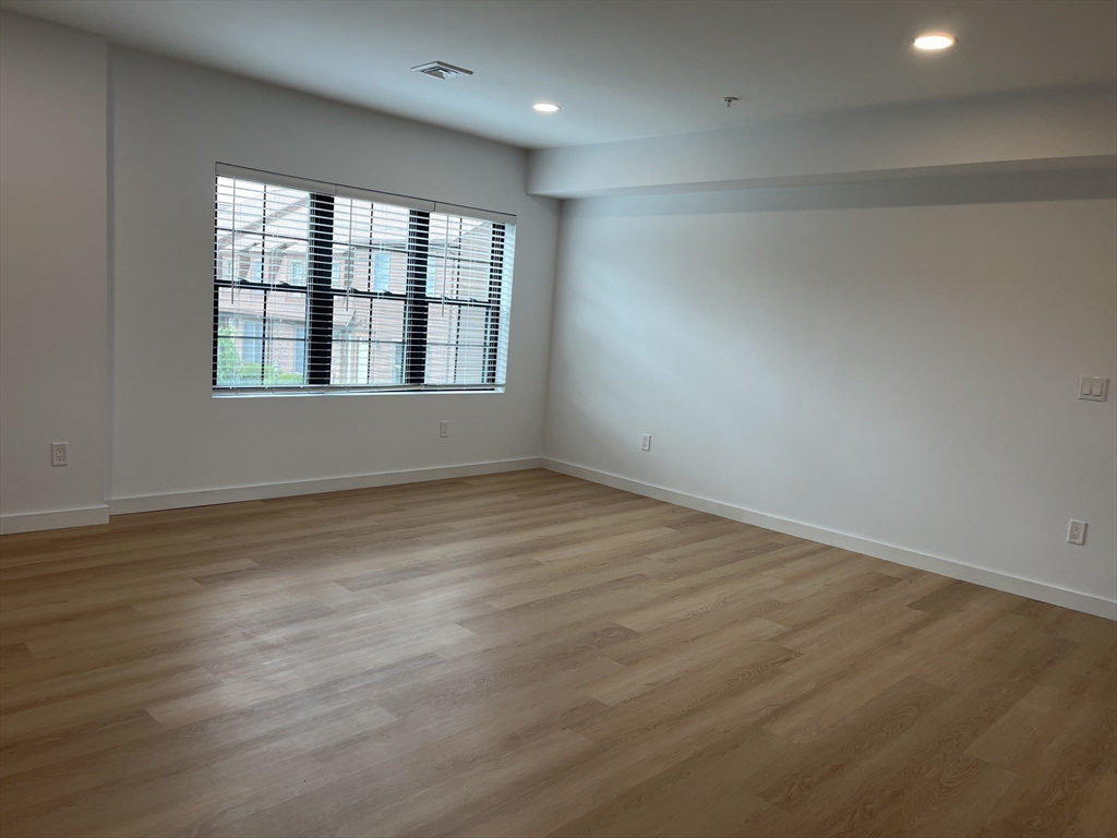 194 Rumford Avenue # 7
