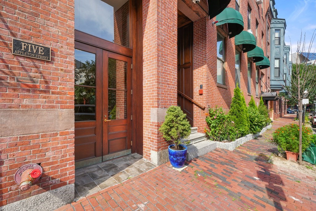 5 Appleton Street # 1D