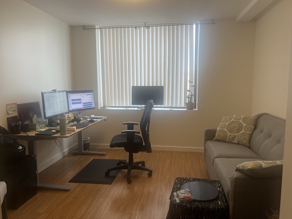 210 South St # 5 Unit: 7- 5