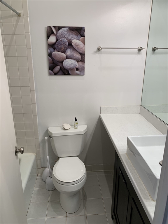 312 Columbus Ave # 5