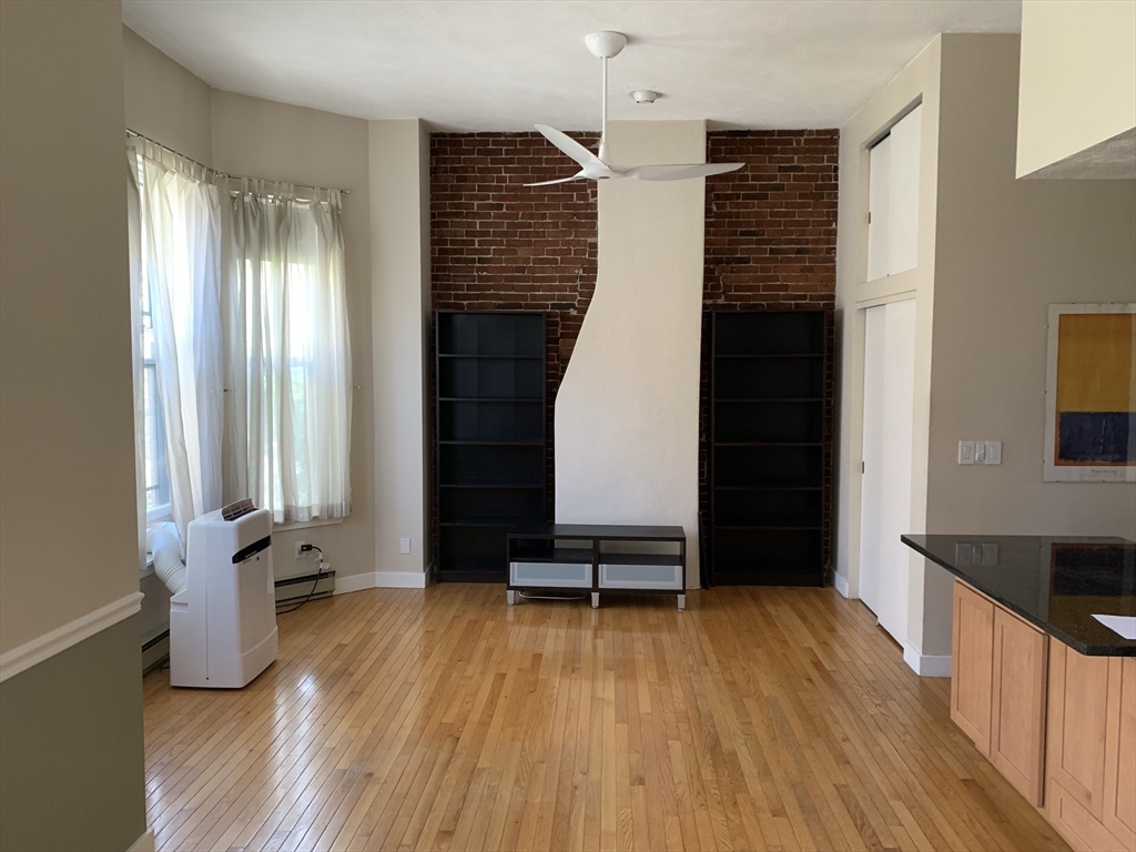 312 Columbus Ave # 5