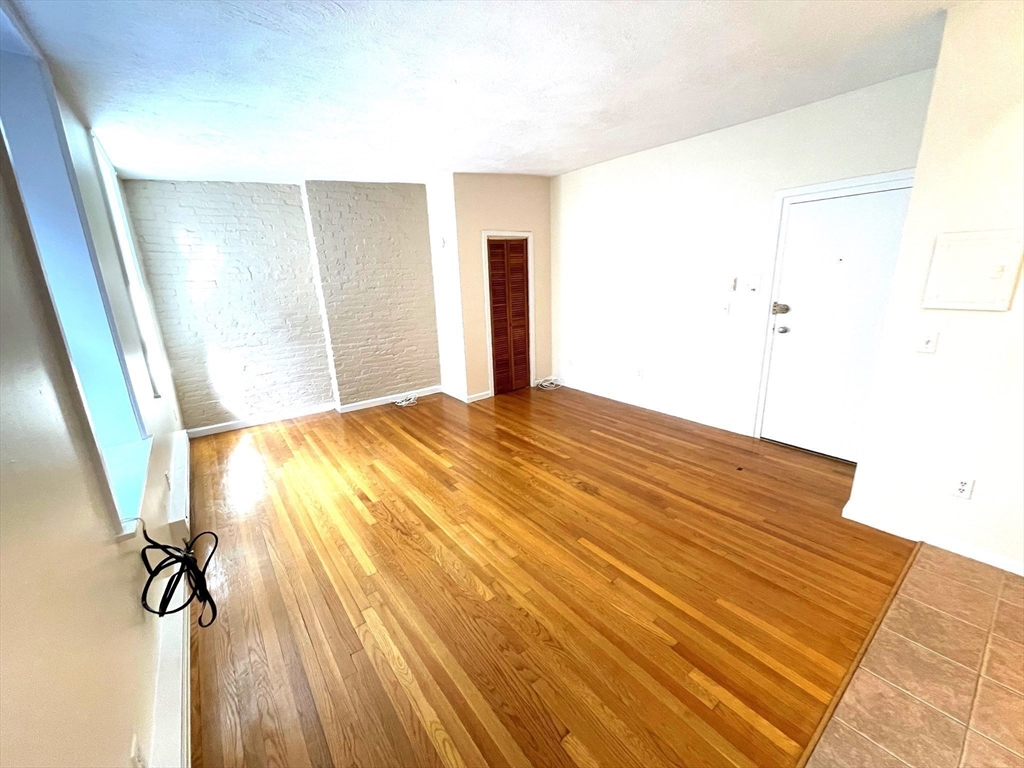 115 St Botolph St # 7