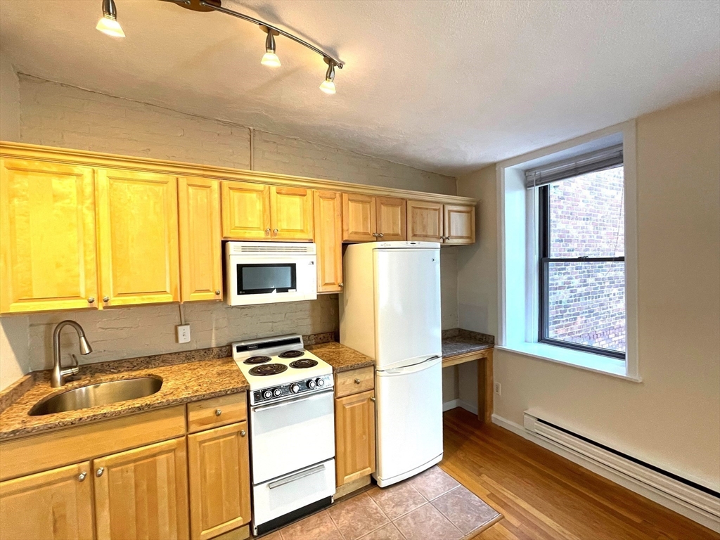 115 St Botolph St # 7