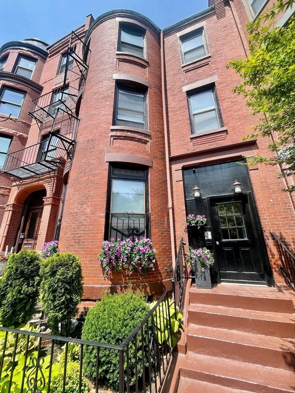 115 St Botolph St # 7