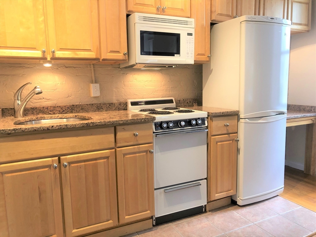 115 St Botolph St # 7