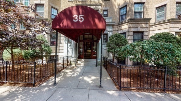 35 Queensberry Street # 20