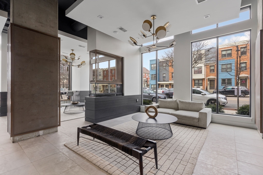 99 Sumner # 321