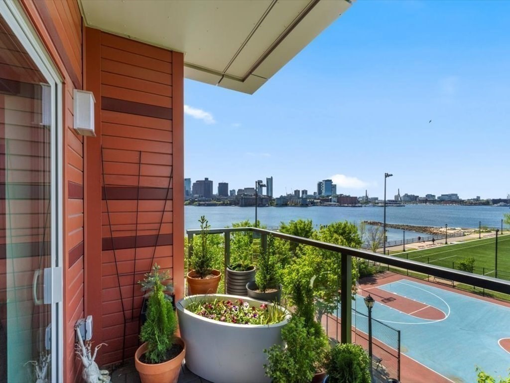 99 Sumner # 321