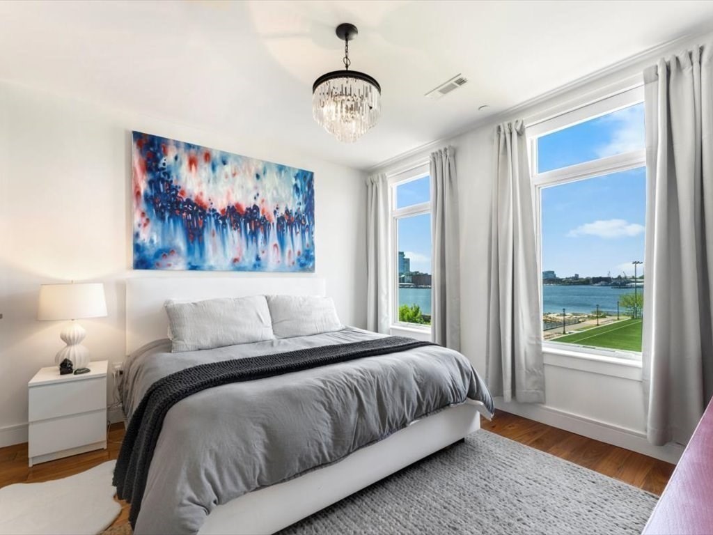 99 Sumner # 321