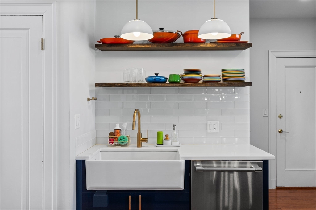 325 Tappan Street # 4