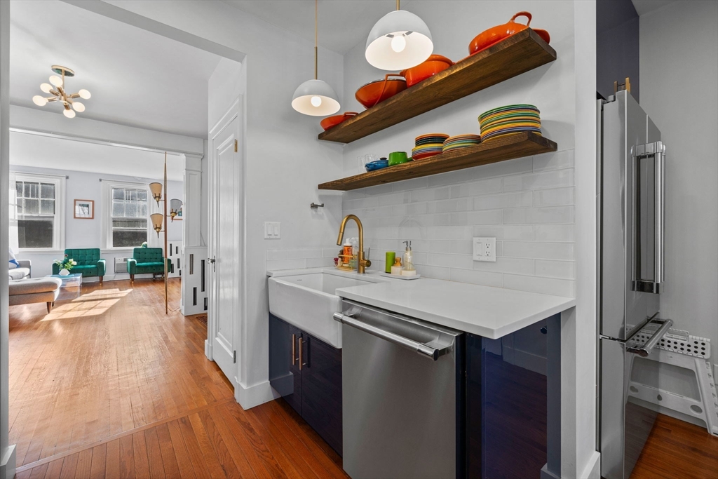 325 Tappan Street # 4