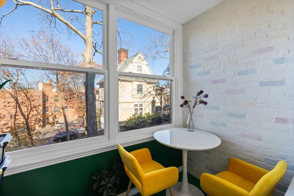 325 Tappan Street # 4