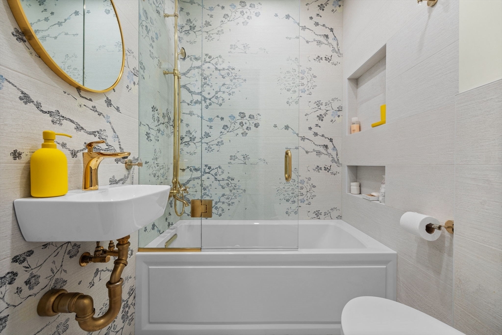 325 Tappan Street # 4