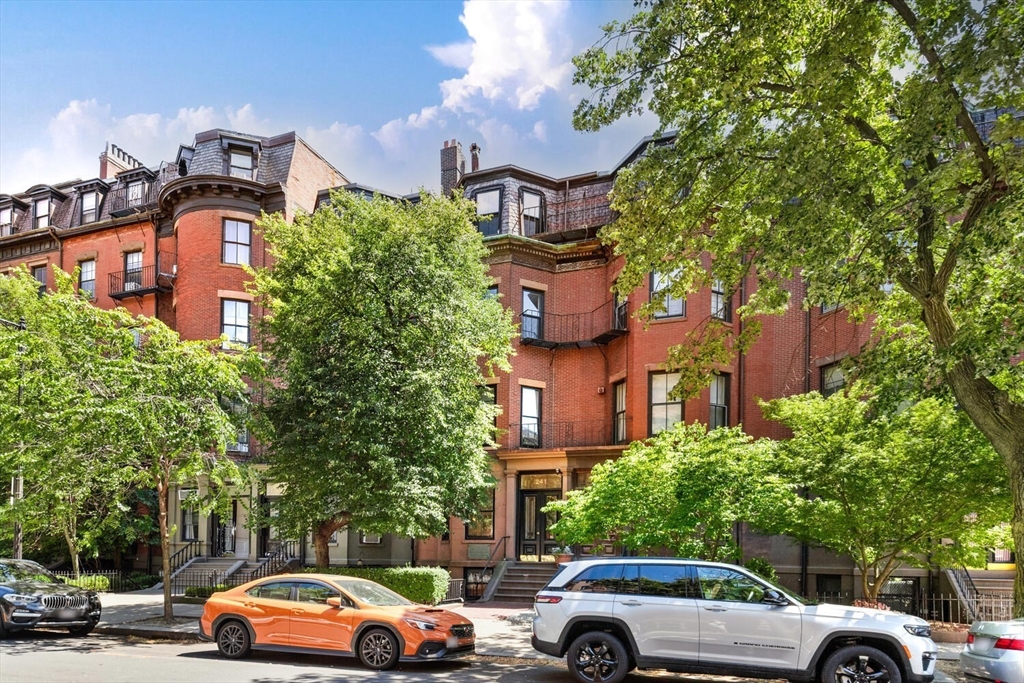 241 Beacon St # 1A