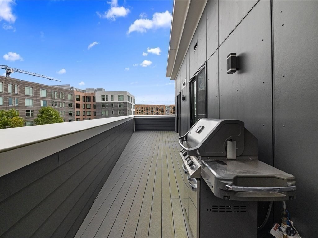 50 Hichborn St # 506, Boston Unit: 506