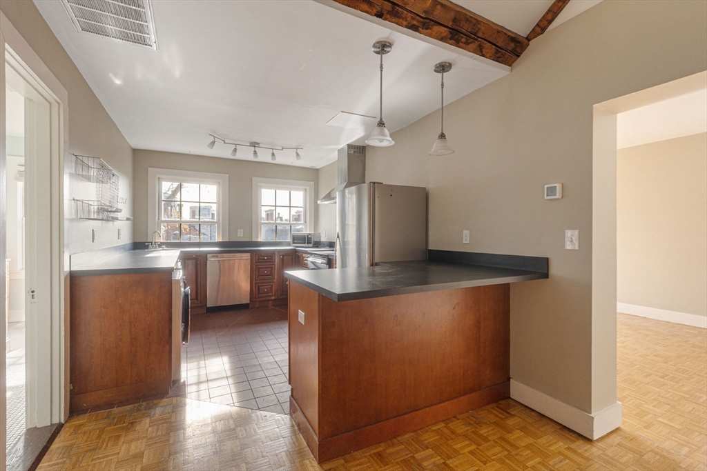 14 Chestnut Street # 4, Boston Unit: 4